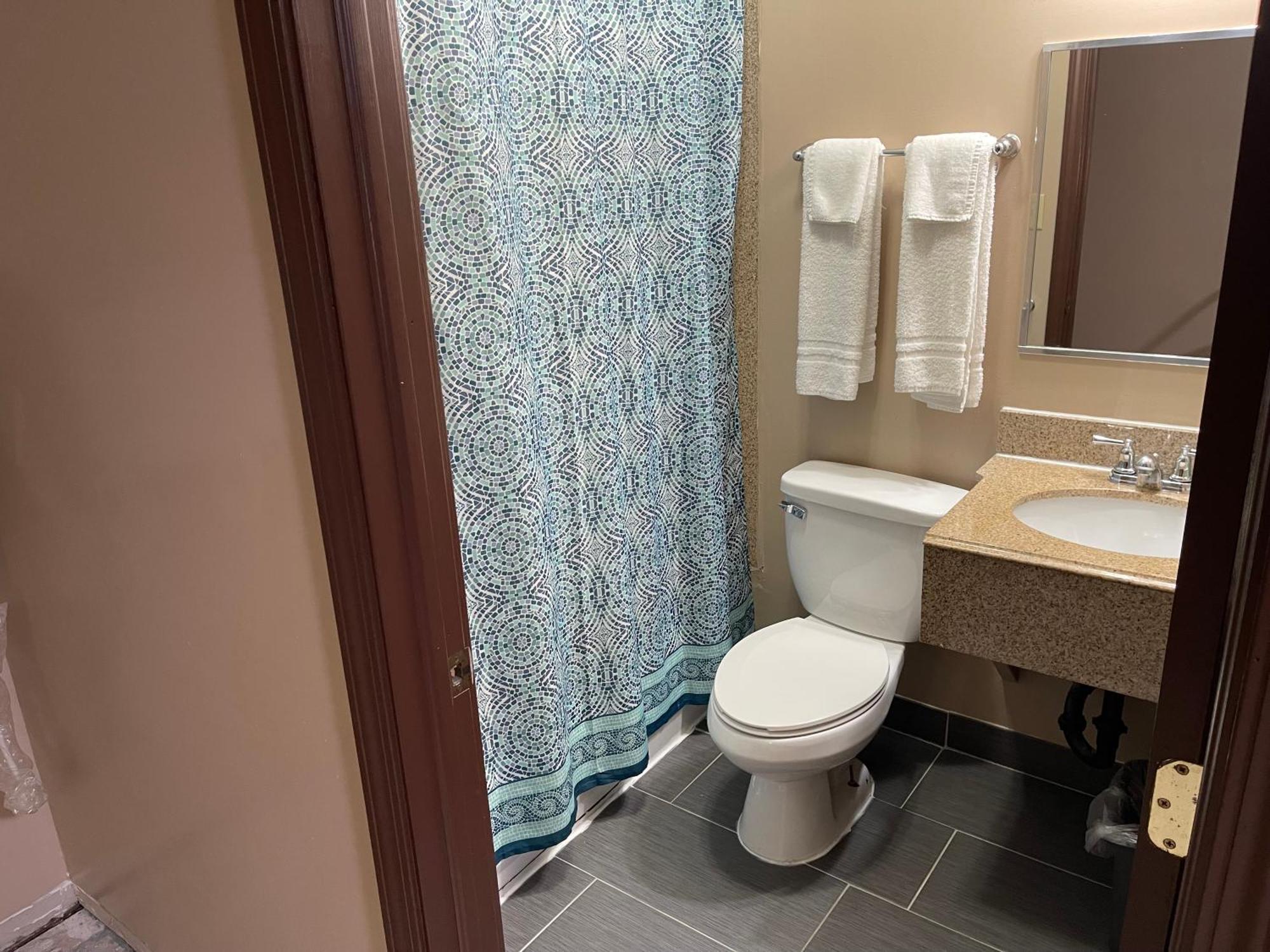 Economy Inn & Suites Ashtabula Exteriér fotografie