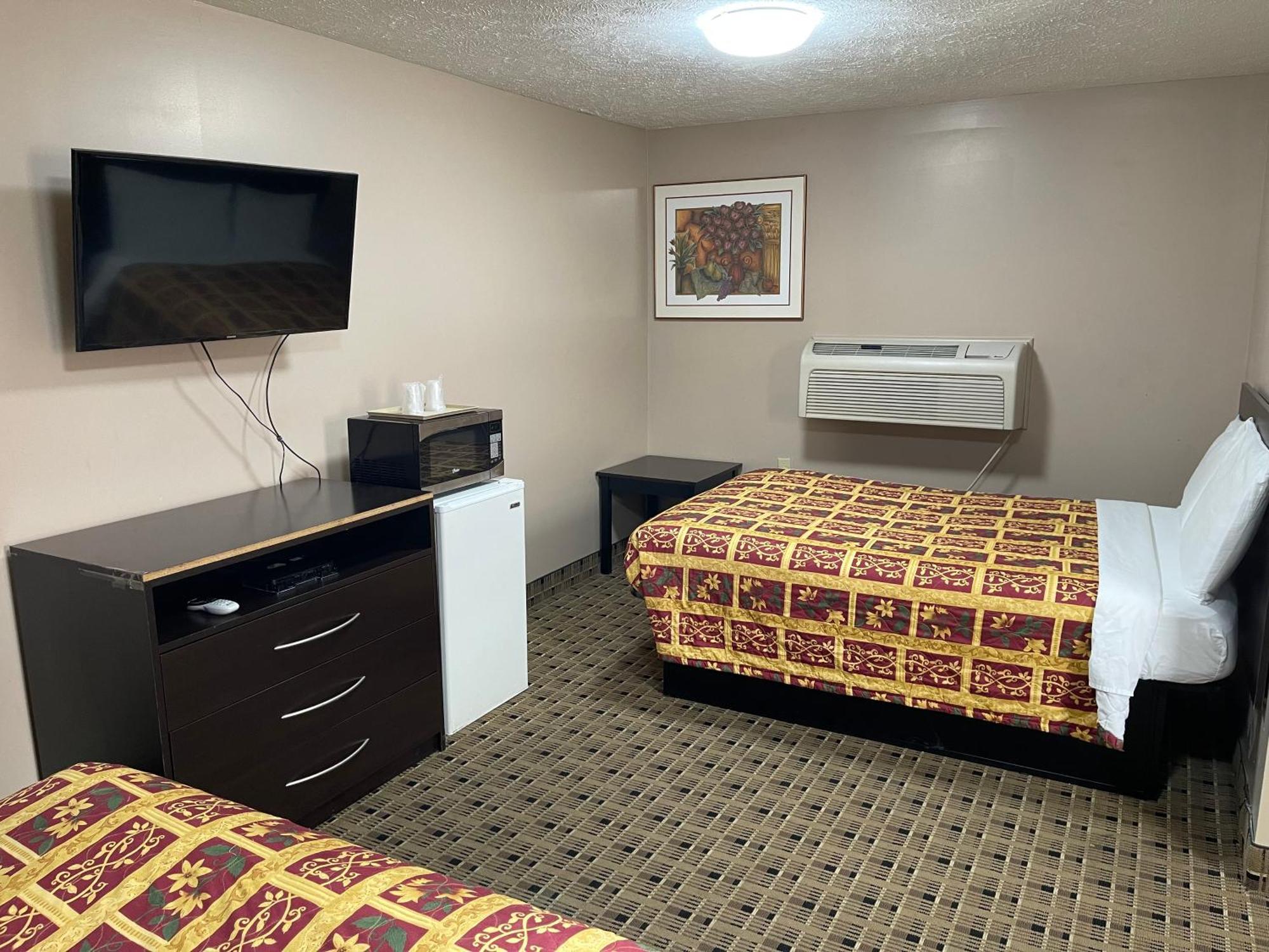 Economy Inn & Suites Ashtabula Exteriér fotografie