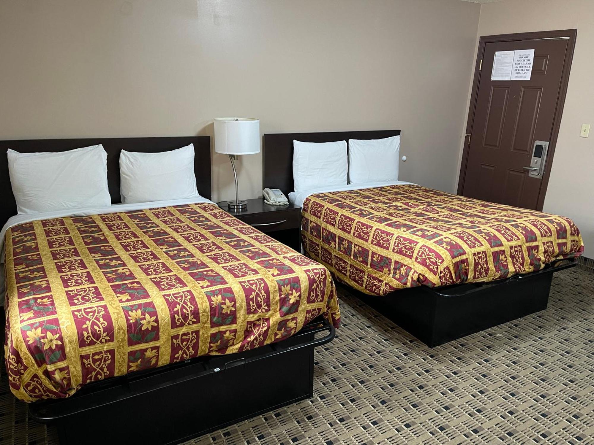 Economy Inn & Suites Ashtabula Exteriér fotografie