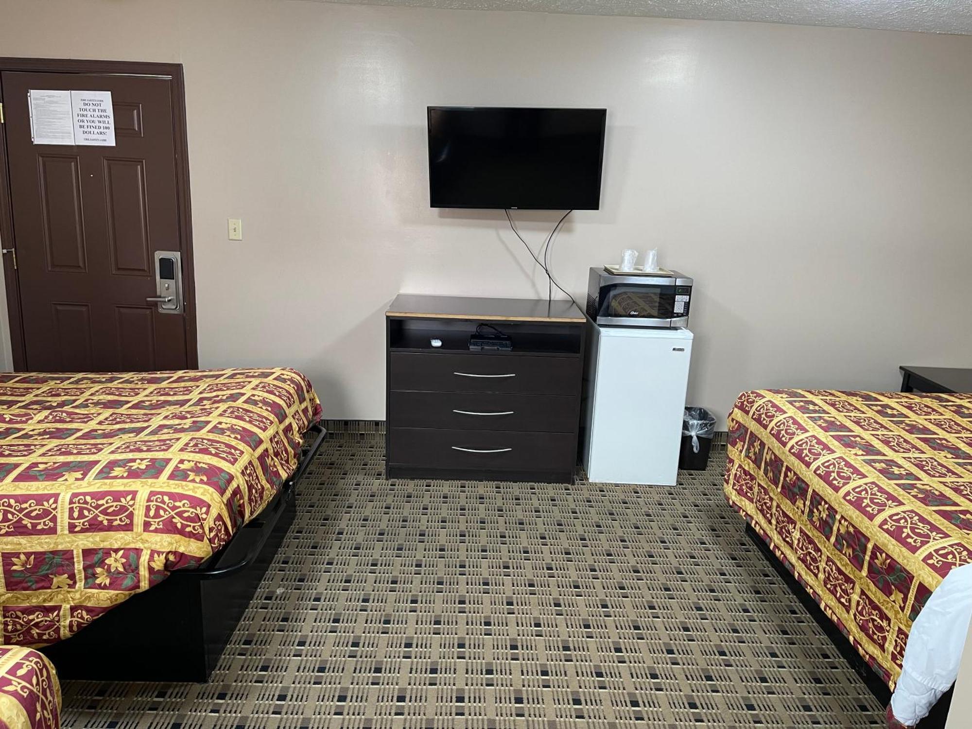 Economy Inn & Suites Ashtabula Exteriér fotografie