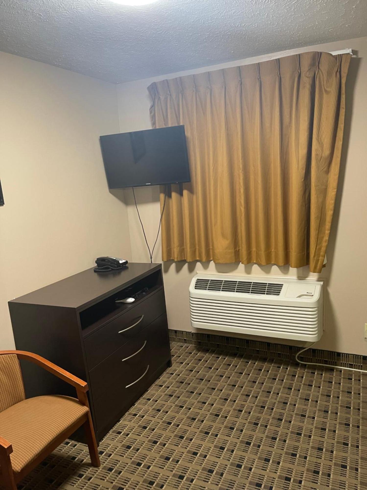 Economy Inn & Suites Ashtabula Exteriér fotografie