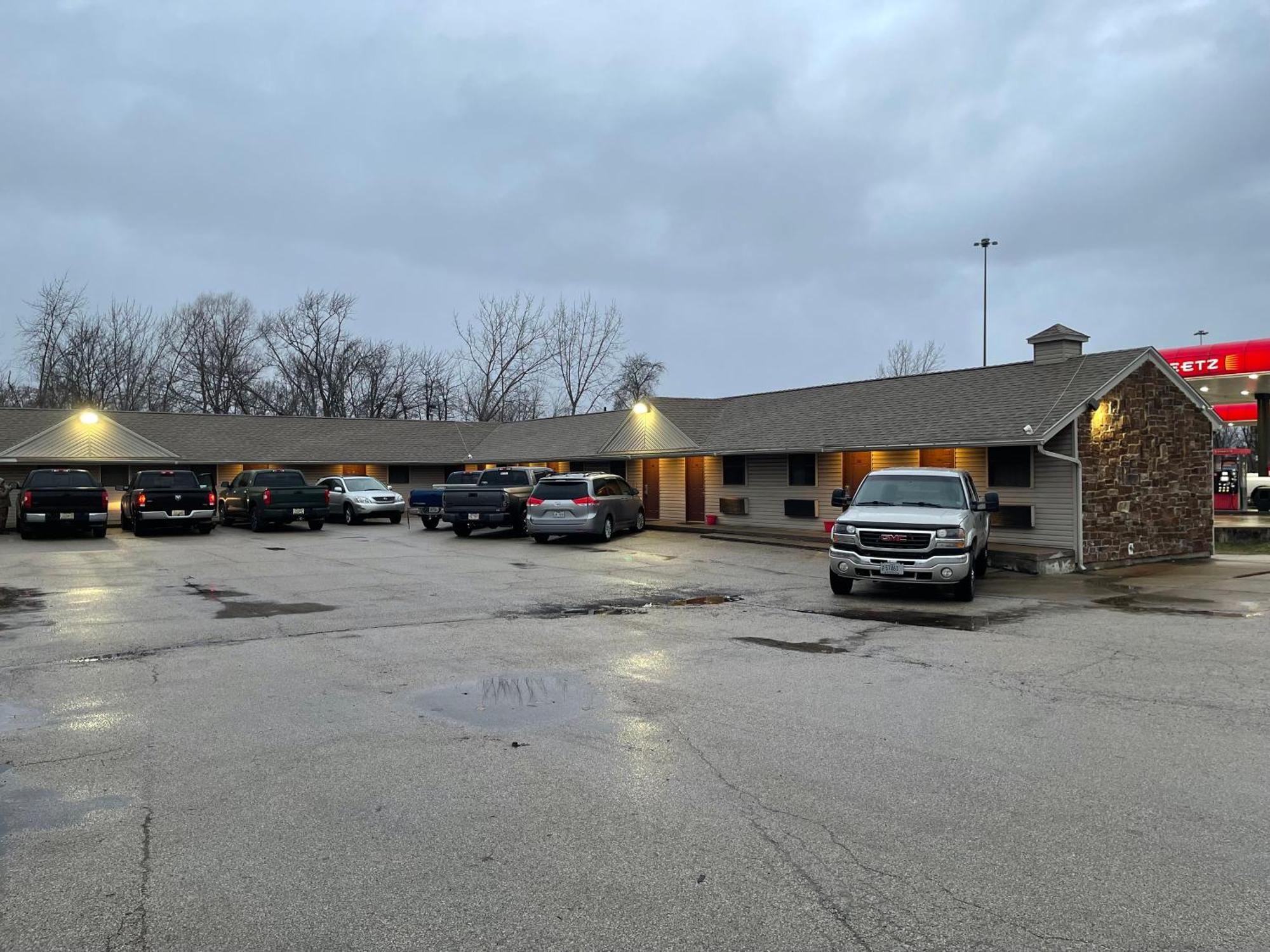 Economy Inn & Suites Ashtabula Exteriér fotografie