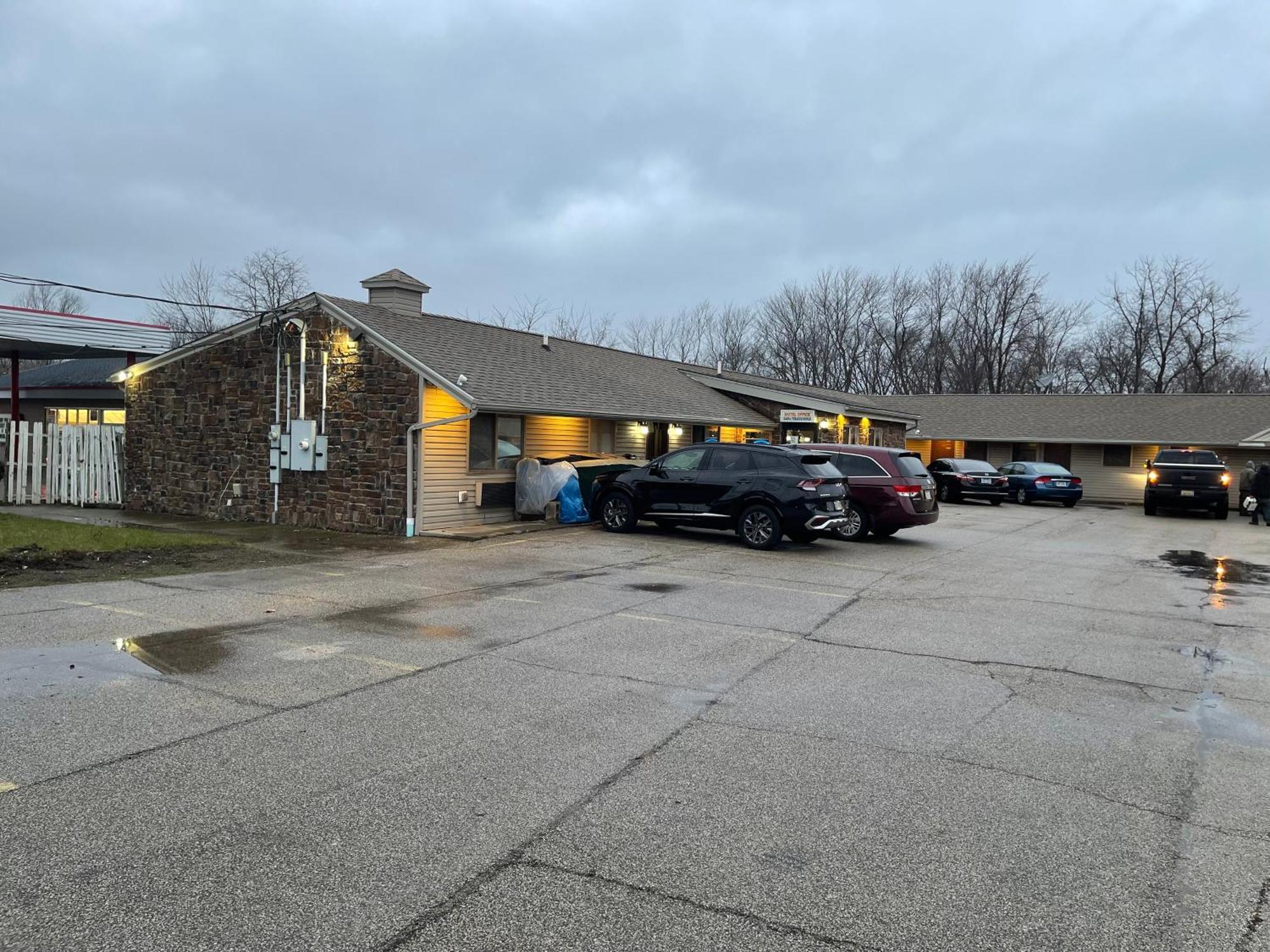 Economy Inn & Suites Ashtabula Exteriér fotografie