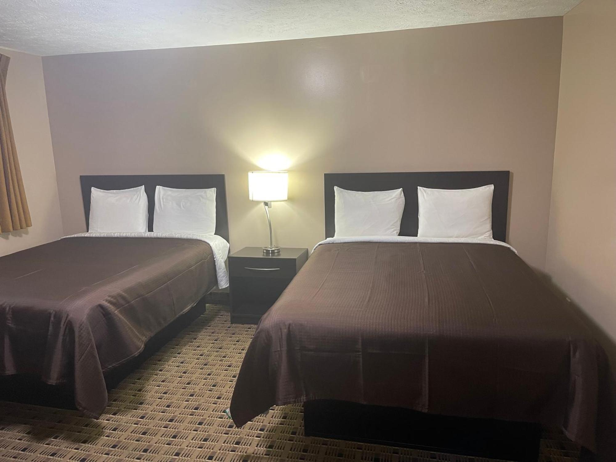 Economy Inn & Suites Ashtabula Exteriér fotografie