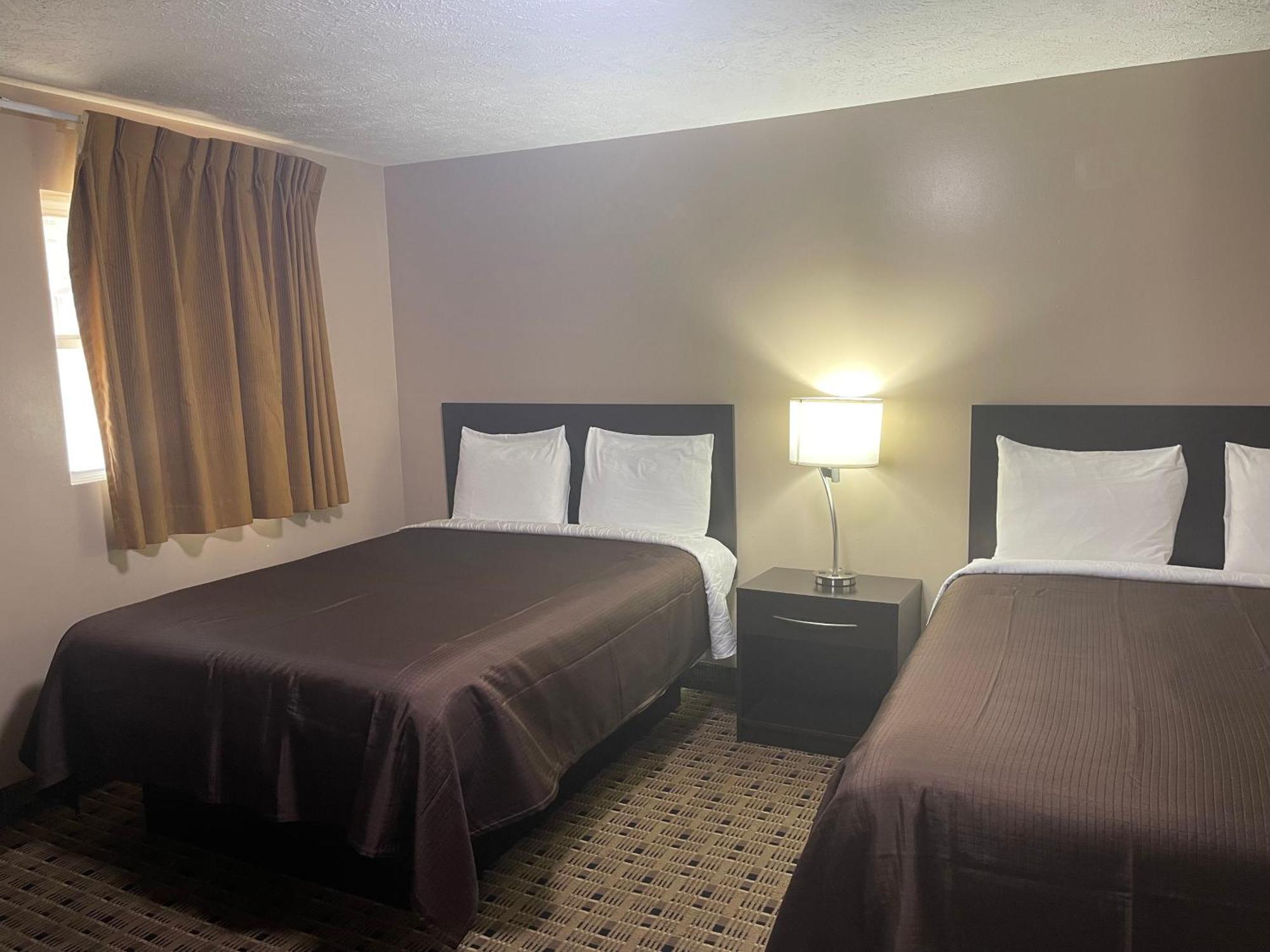 Economy Inn & Suites Ashtabula Exteriér fotografie